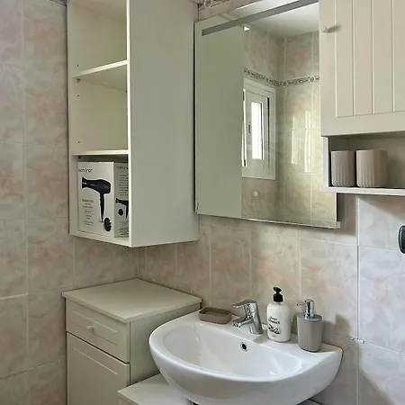 Felemar Apartment *